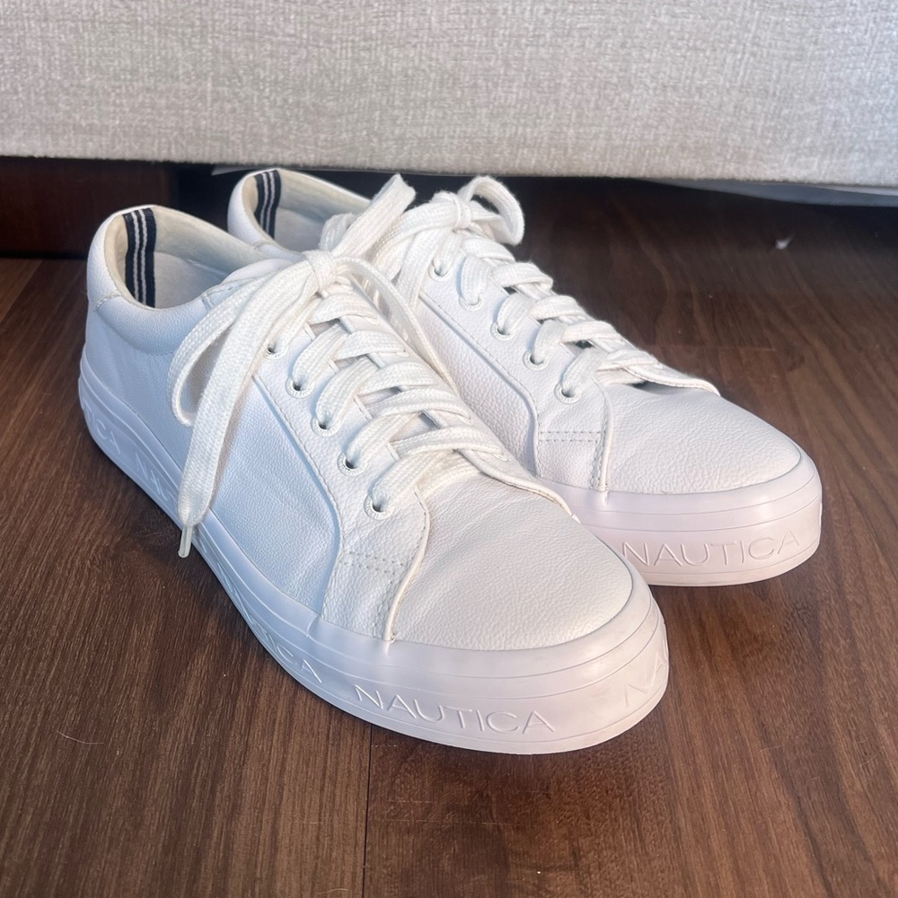 Nautica leather sneakers size 8 women’s